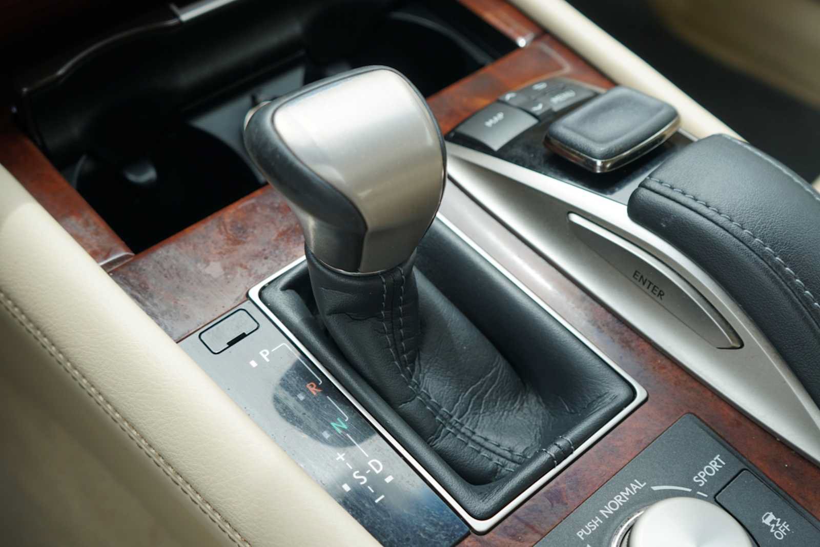 Used 2017 Lexus LS 460 w/ Comfort Package RWD image 12