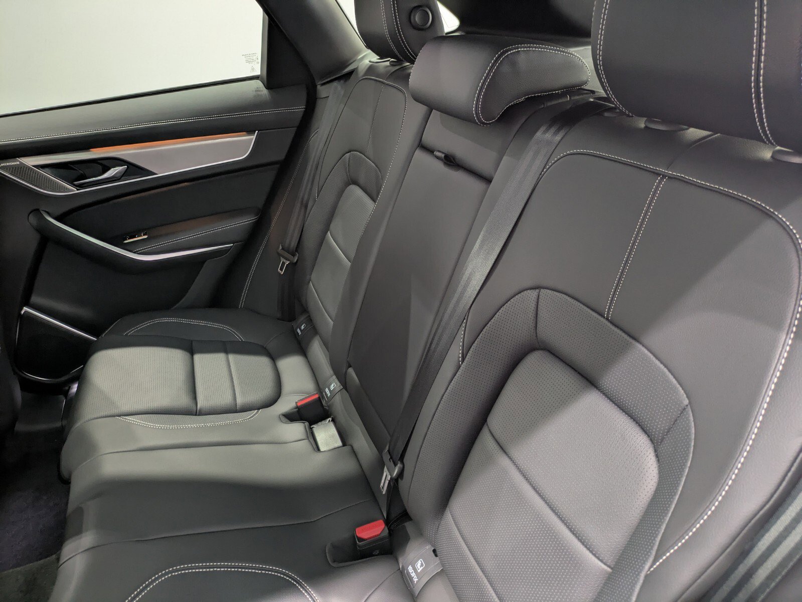 New 2026 Jaguar F-PACE R-Dynamic S image 13