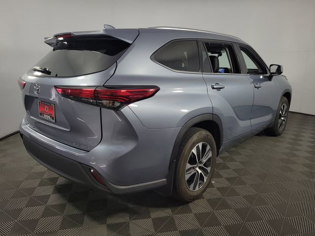 Used 2020 Toyota Highlander XLE AWD/4WD image 9
