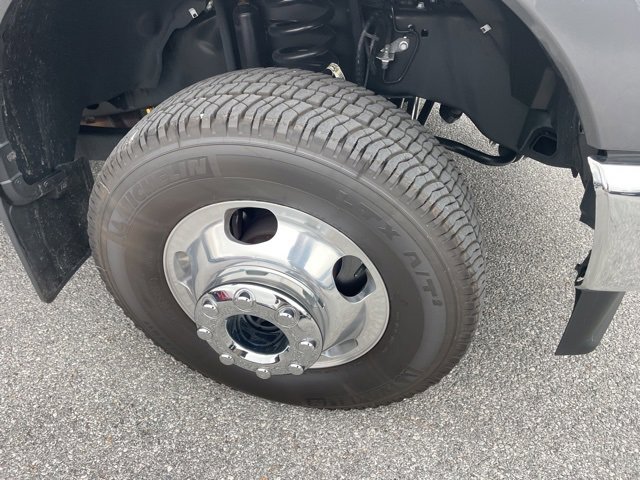 Used 2024 Ford F350 Lariat w/ Lariat Ultimate Package image 5