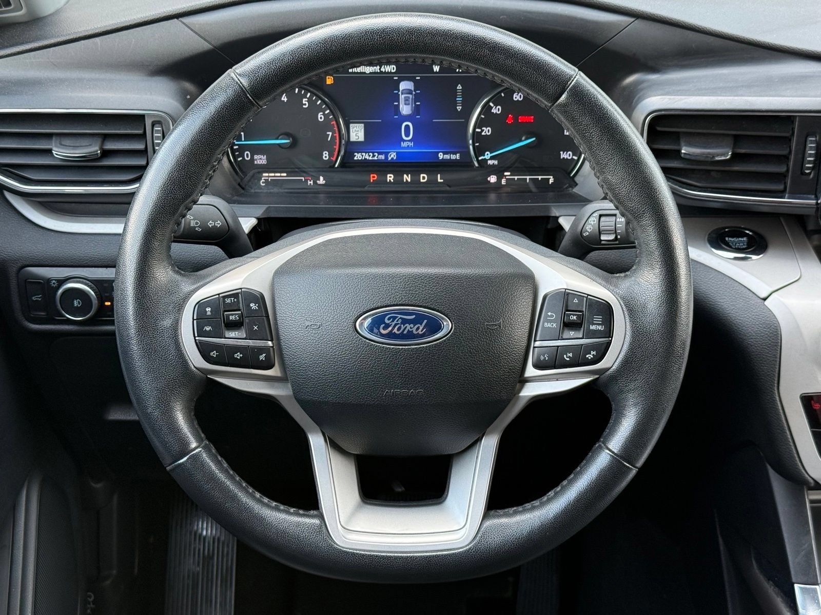 Used 2024 Ford Explorer XLT w/ Equipment Group 202A AWD/4WD image 29