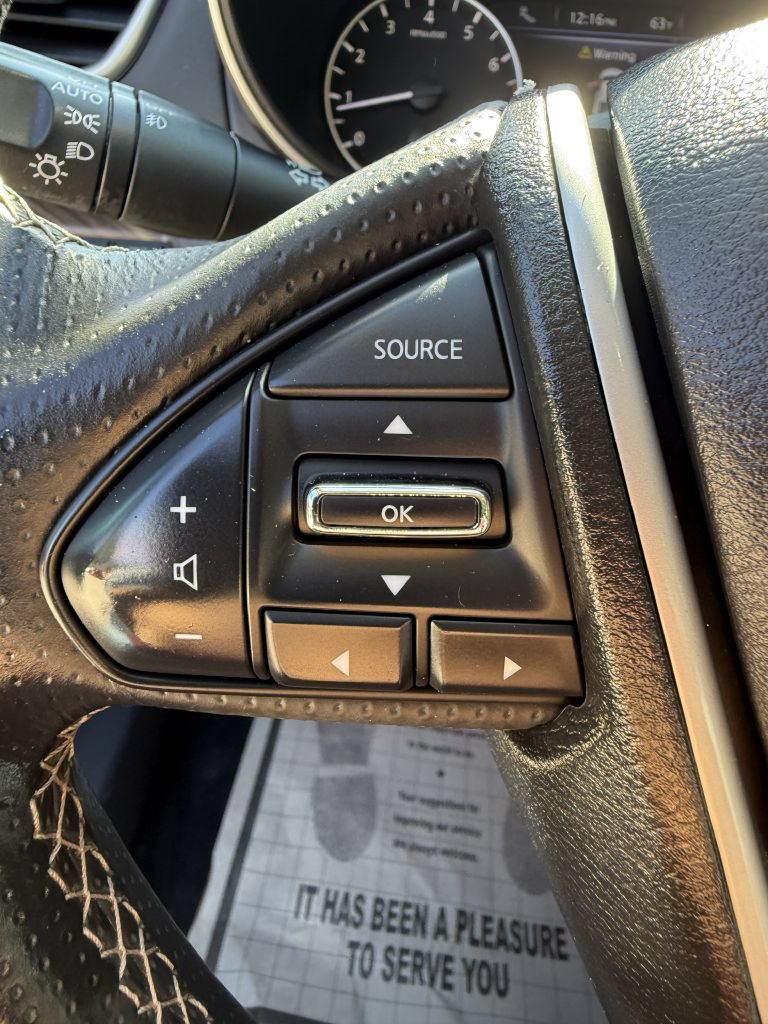 Used 2017 Nissan Maxima Platinum FWD image 23