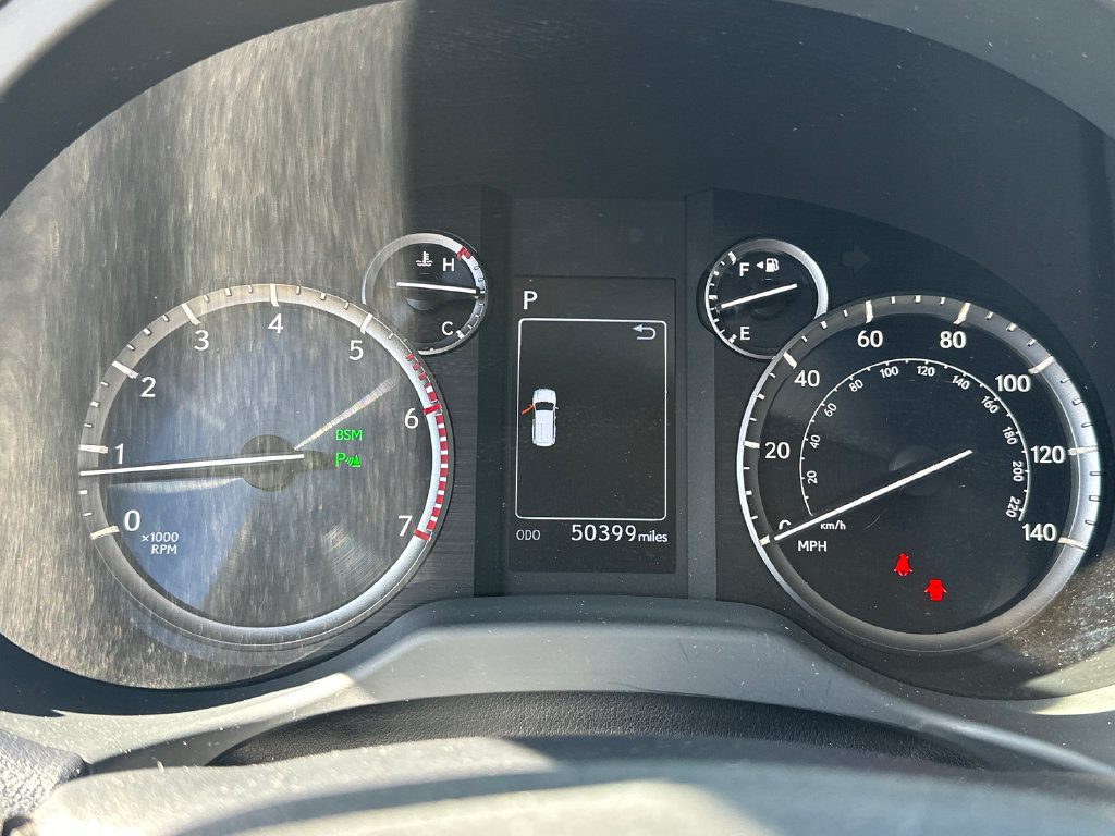 Used 2023 Lexus GX 460 Premium w/ Accessory Package AWD/4WD image 27