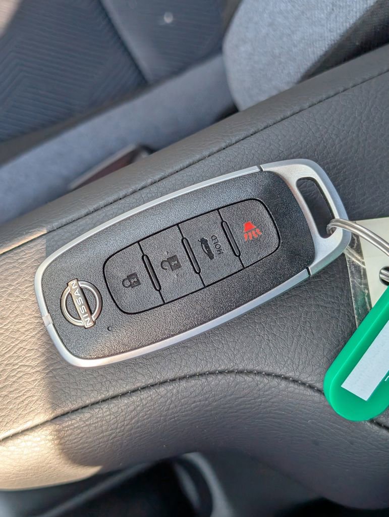 New 2025 Nissan Versa SV w/ Trunk Package image 31