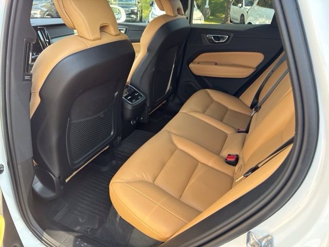 Used 2020 Volvo XC60 T5 Inscription AWD/4WD image 19