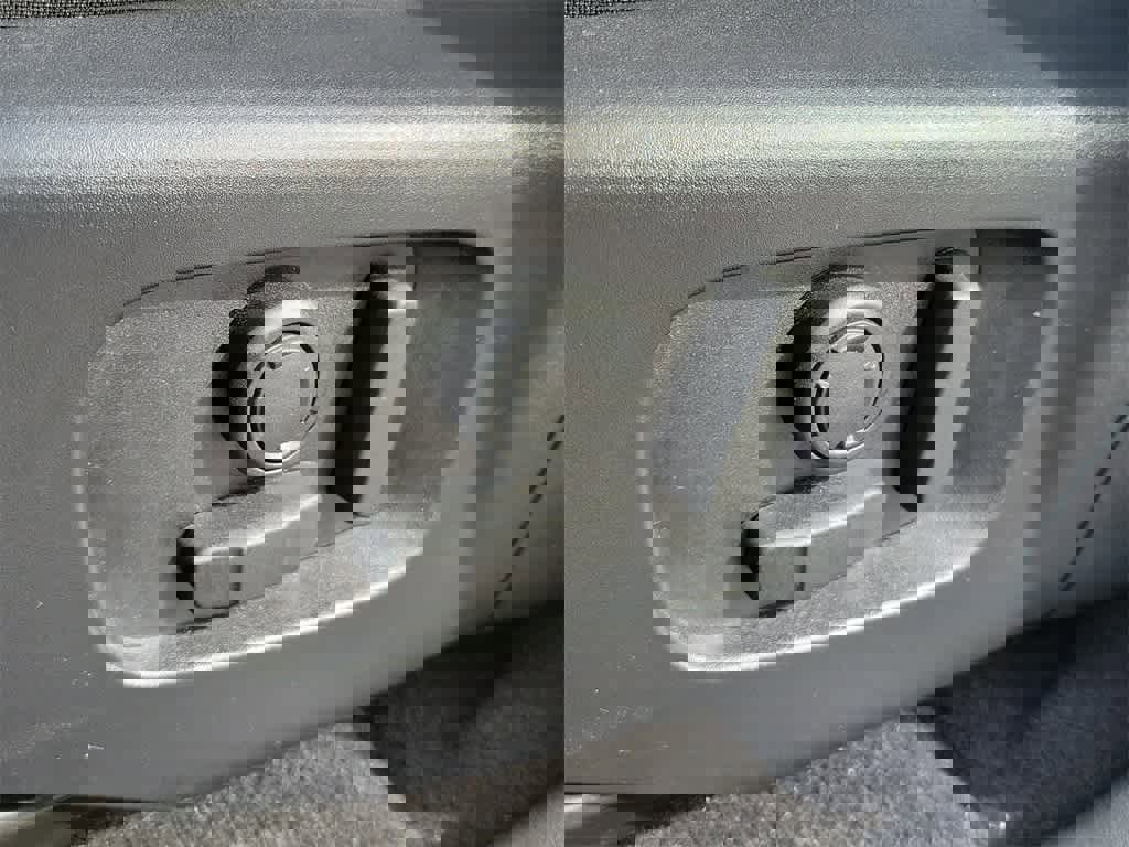 Used 2024 Land Rover Discovery Sport S image 22