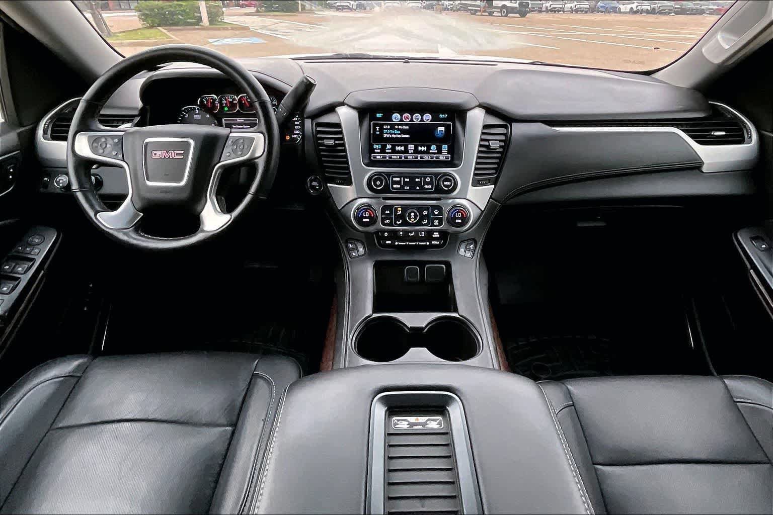 Used 2017 GMC Yukon SLT AWD/4WD image 8