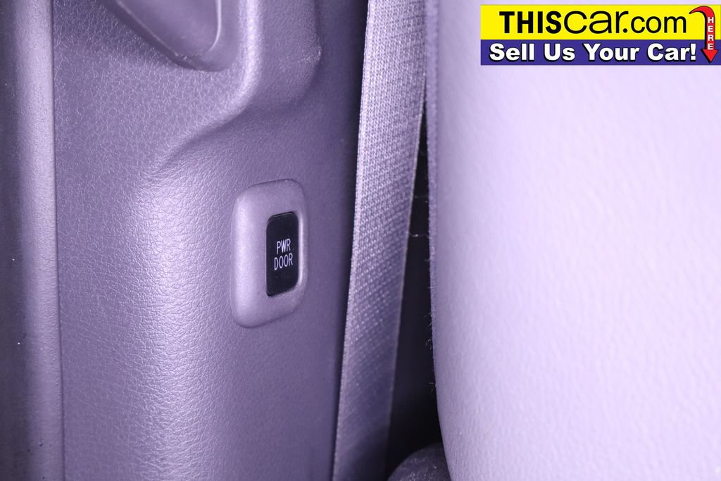 Used 2023 Toyota Sienna XLE FWD image 40
