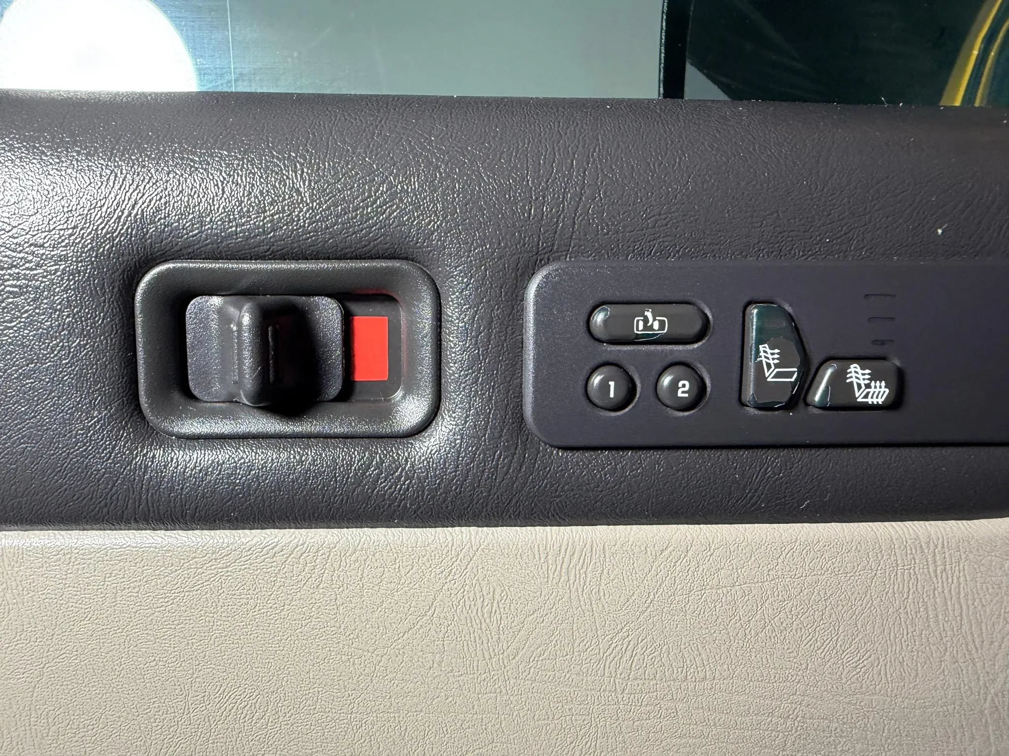 Used 2004 HUMMER H2 w/ Preferred Equipment Group AWD/4WD image 27