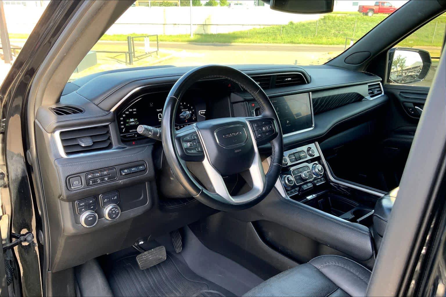 Used 2023 GMC Yukon Denali AWD/4WD image 17