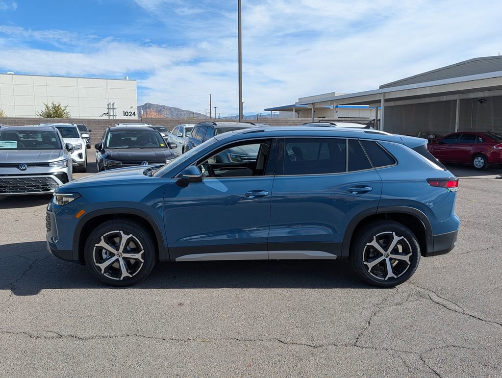 New 2025 Volkswagen Tiguan SE image 8