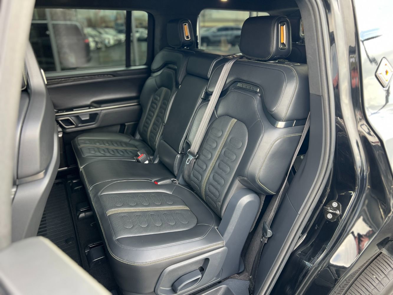 Used 2022 Rivian R1S Launch Edition image 23