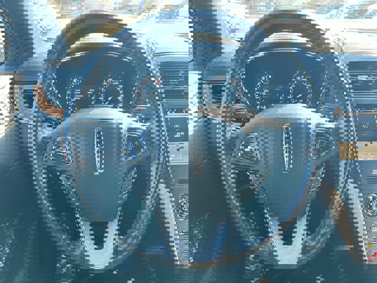 Used 2017 Lincoln MKC Select w/ Lincoln MKC Climate Package image 27