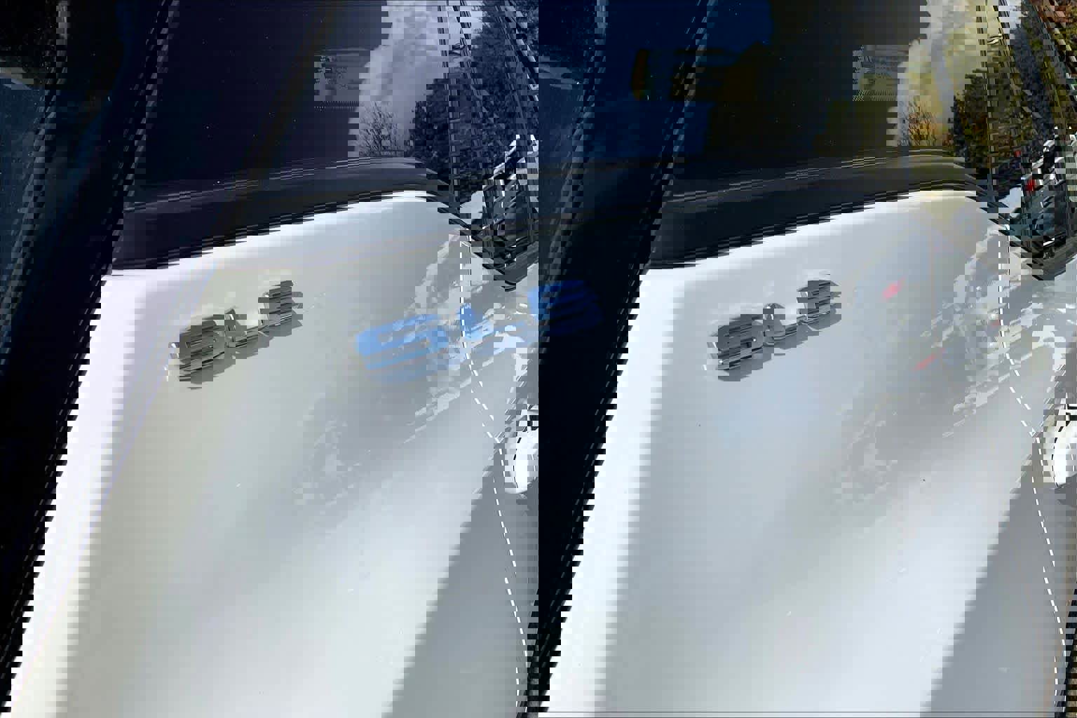 Used 2023 GMC Terrain SLE w/ Driver Convenience Package image 9