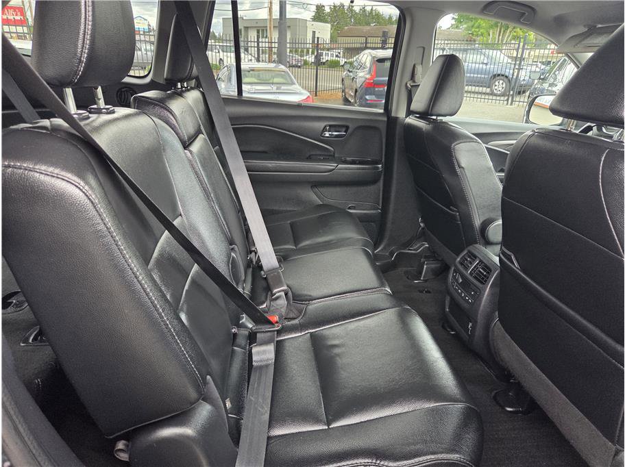 Used 2020 Honda Pilot Black Edition image 32