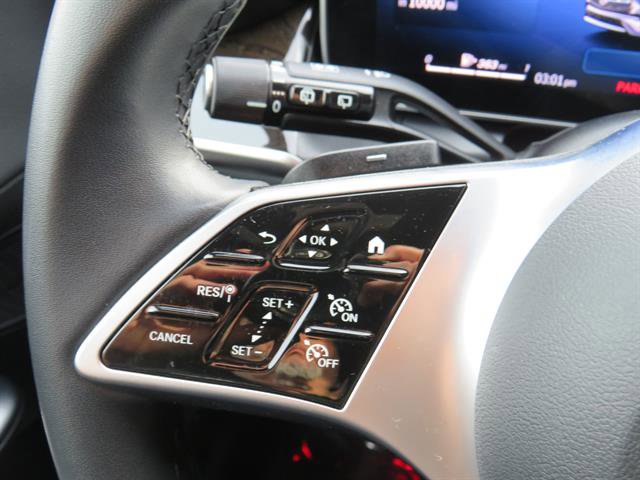 Used 2025 Mercedes-Benz GLC 300 4MATIC image 11