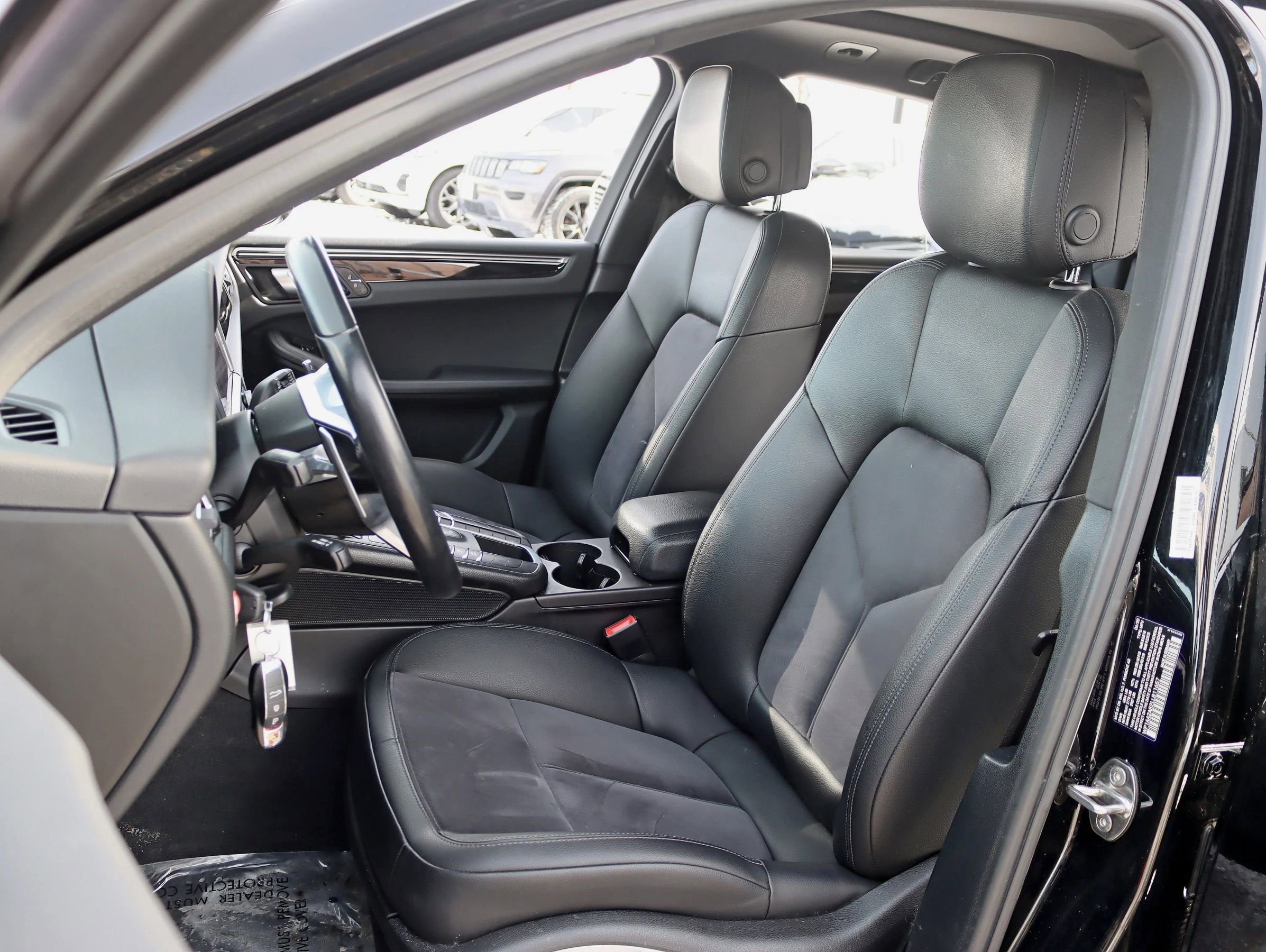 Used 2020 Porsche Macan Sport Edition image 23