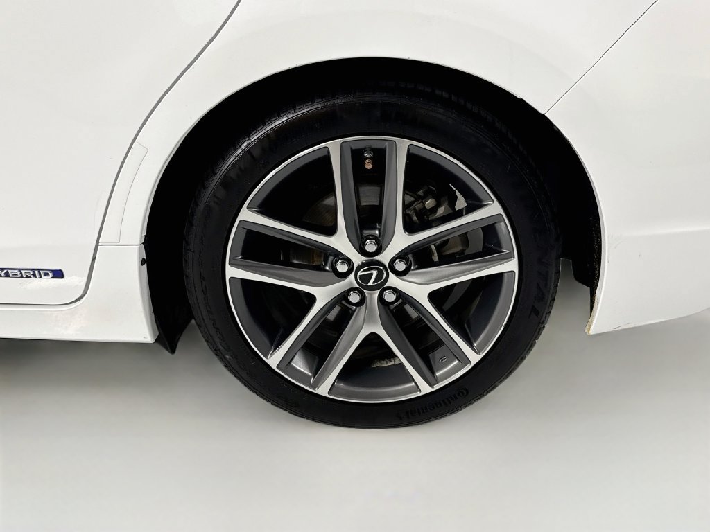 Used 2017 Lexus CT 200h w/ Navigation System Package FWD image 31