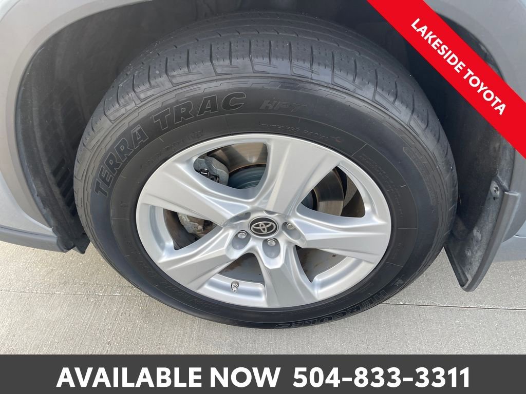 Used 2023 Toyota Highlander LE image 13