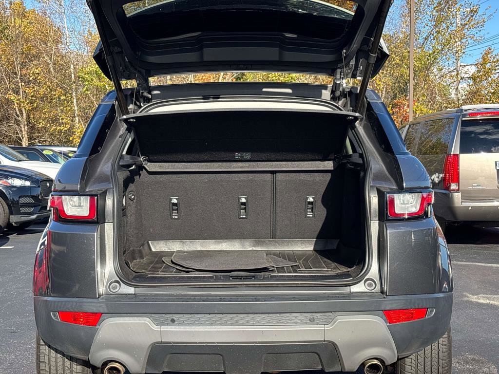 Used 2018 Land Rover Range Rover Evoque SE image 12