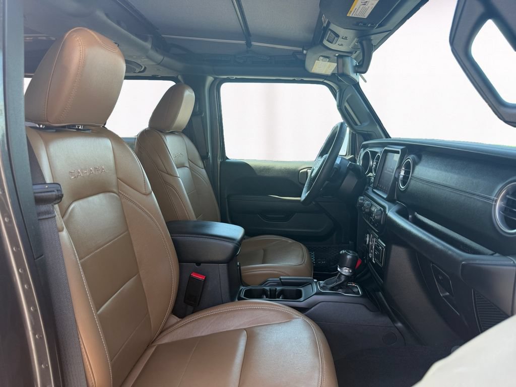 Used 2023 Jeep Wrangler Unlimited Sahara w/ Cold Weather Group AWD/4WD image 15