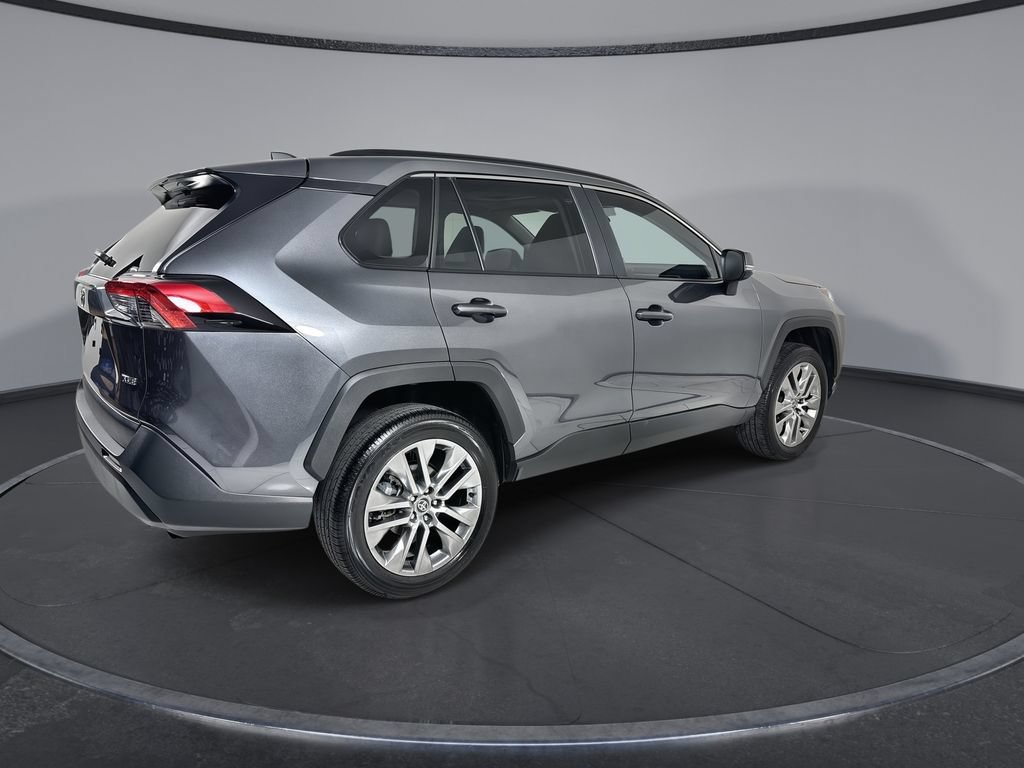 Used 2025 Toyota RAV4 XLE Premium FWD image 8