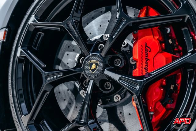 Used 2025 Lamborghini Revuelto AWD/4WD image 4