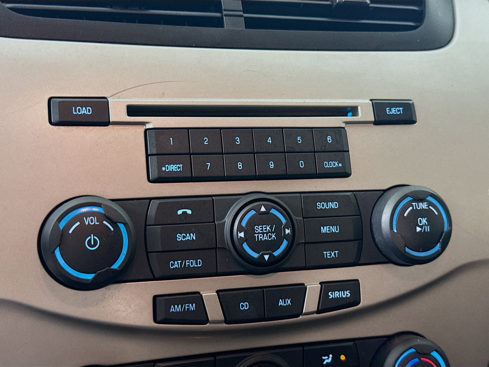 Used 2010 Ford Focus SE FWD image 14