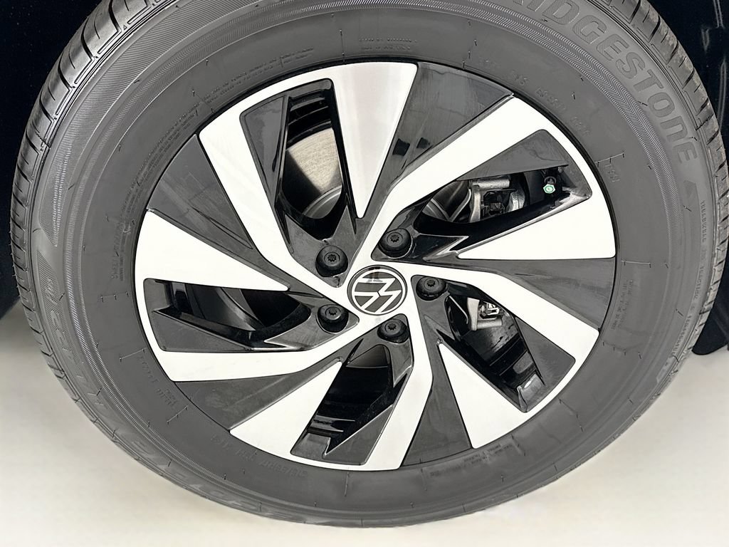 New 2026 Volkswagen Tiguan S FWD image 30