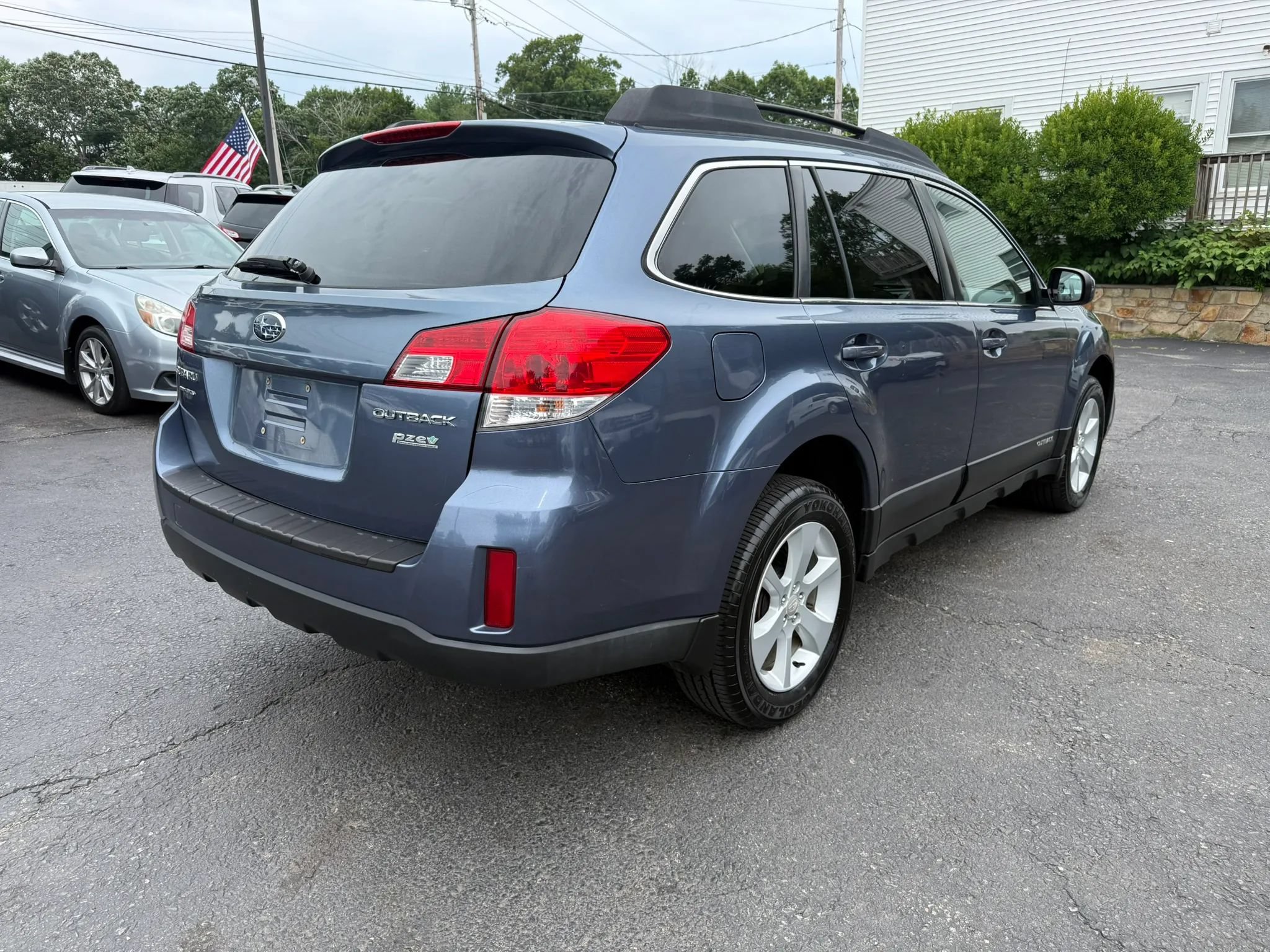 Used 2013 Subaru Outback 2.5i Premium w/ All-Weather Pkg AWD/4WD image 7