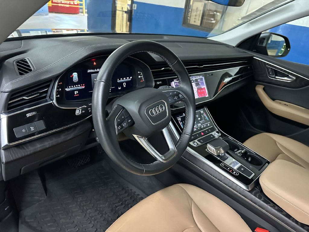 Used 2025 Audi Q8 Premium w/ Convenience Package AWD/4WD image 16