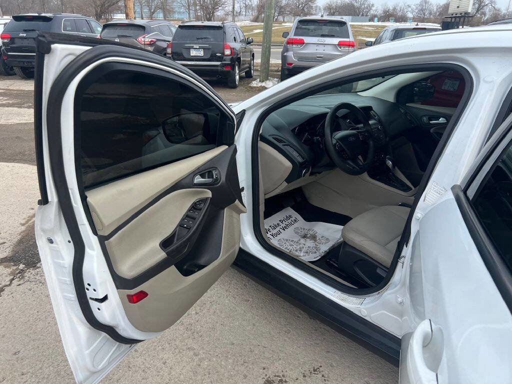 Used 2018 Ford Focus SE image 9