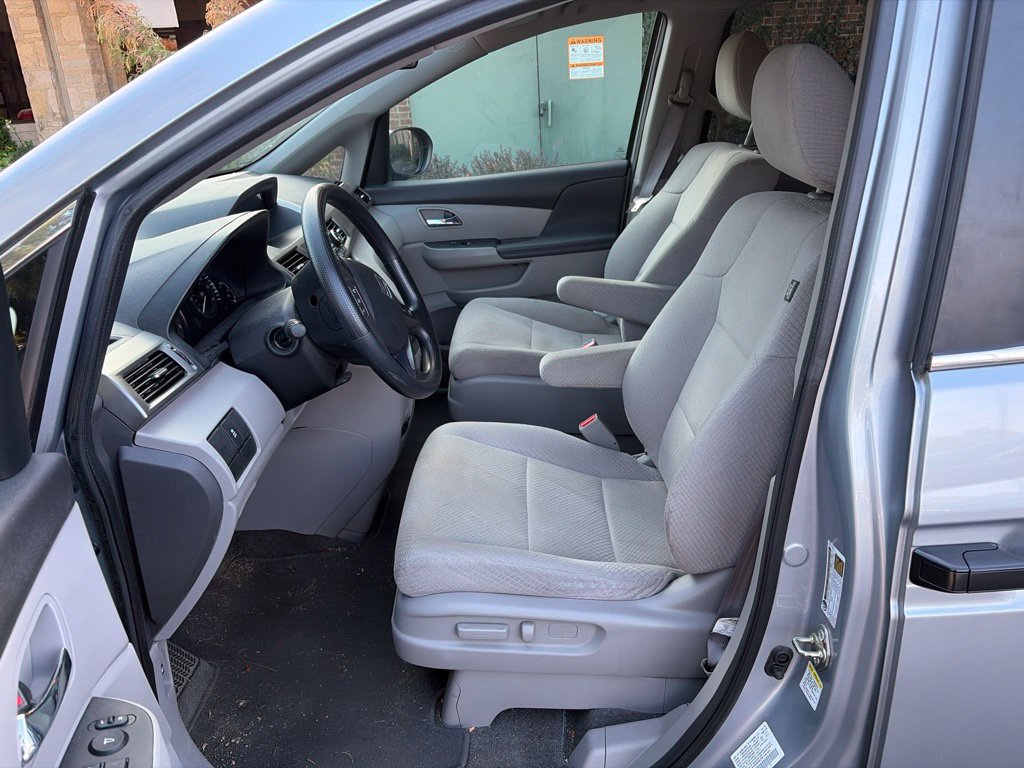 Used 2016 Honda Odyssey LX image 11