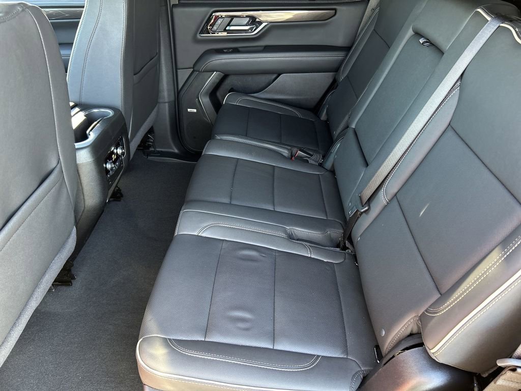 Used 2025 GMC Yukon Elevation image 25