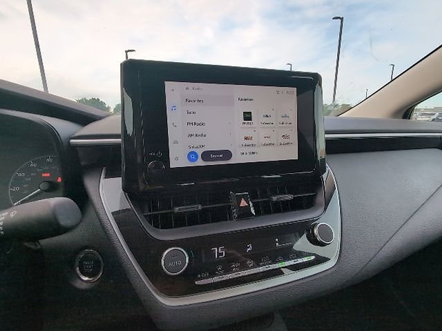 Used 2025 Toyota Corolla LE w/ Convenience Package FWD image 12