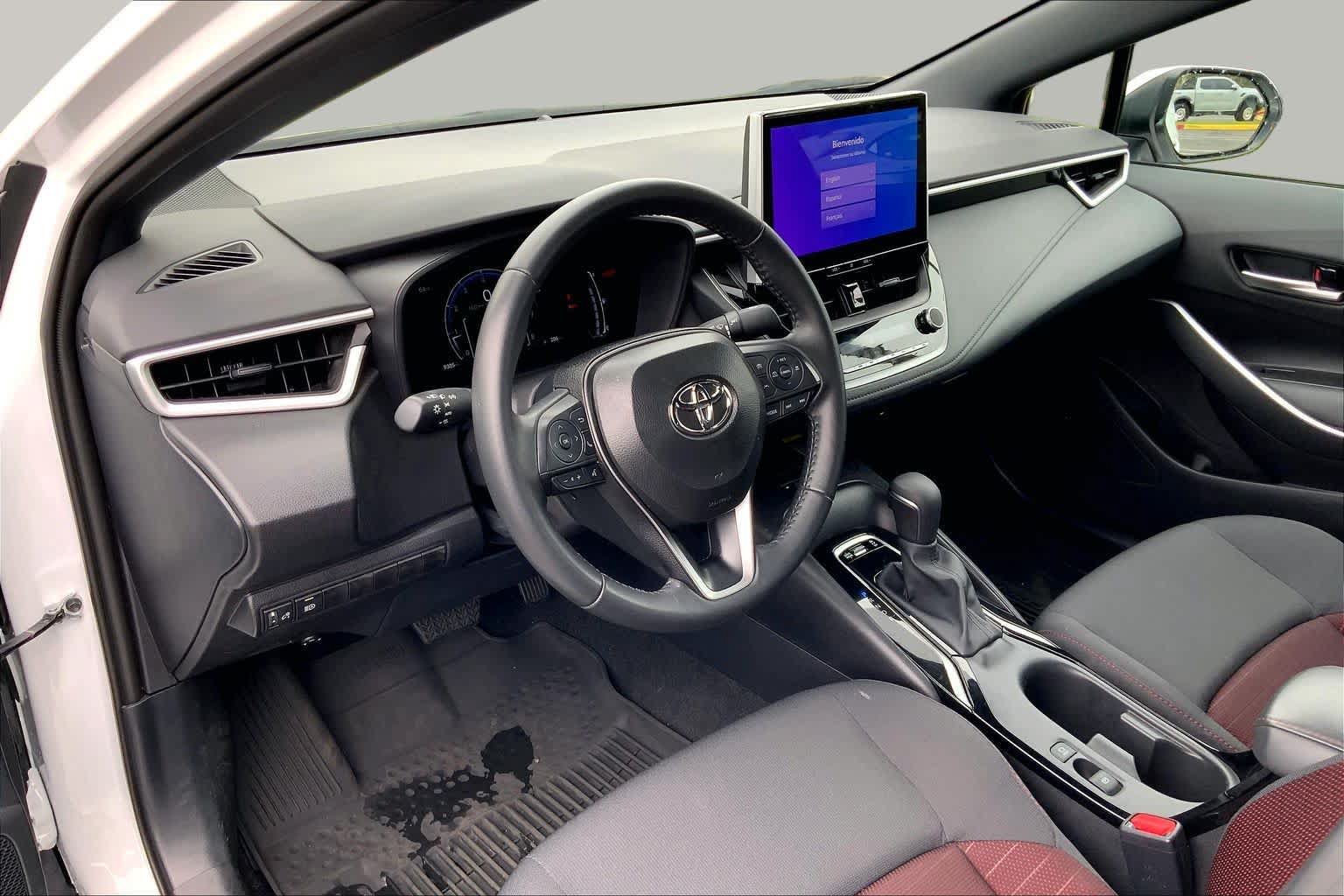 Certified 2025 Toyota Corolla SE w/ SE Premium Package FWD image 17