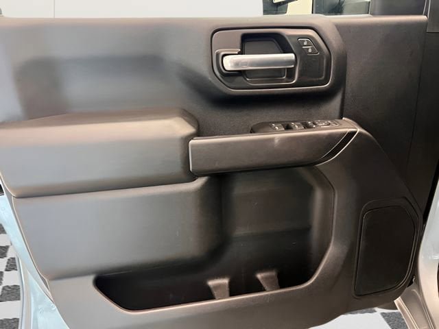Used 2025 Chevrolet Silverado 2500 Custom w/ Custom Value Package AWD/4WD image 9