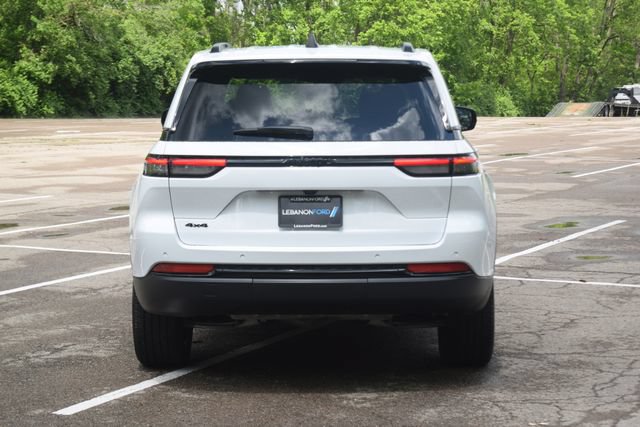 Used 2024 Jeep Grand Cherokee Altitude AWD/4WD image 25