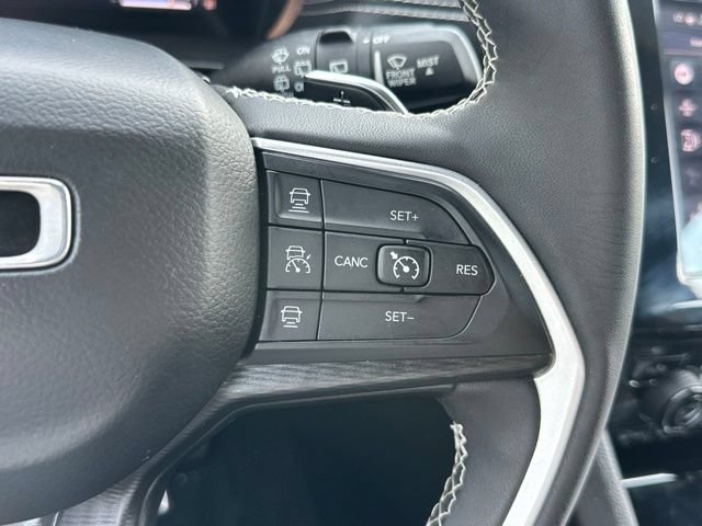 Used 2023 Jeep Grand Cherokee L Laredo AWD/4WD image 6