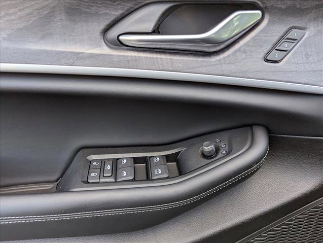 New 2025 Jeep Grand Cherokee Limited w/ Black Appearance Package image 9