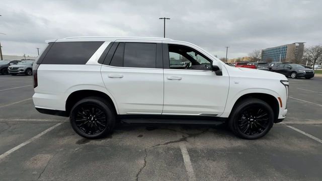 Used 2025 Cadillac Escalade Luxury image 9