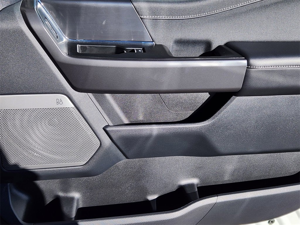 Used 2025 Ford F150 Lariat w/ Equipment Group 501A Mid image 13