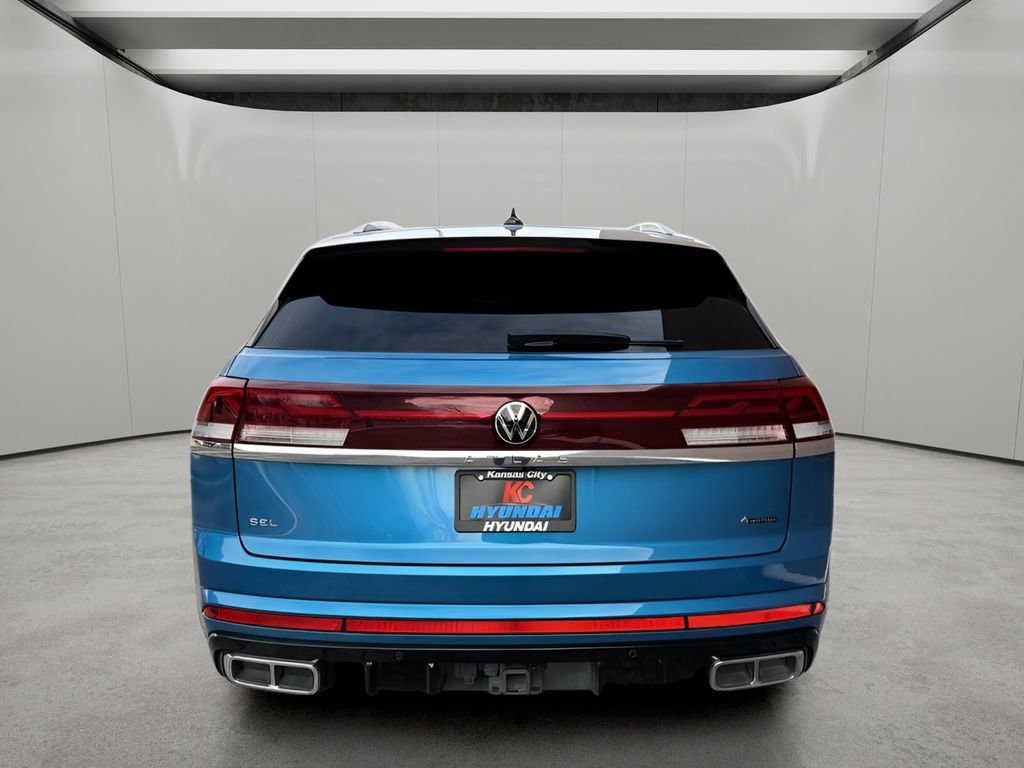 Used 2024 Volkswagen Atlas Cross Sport SEL R-Line image 5