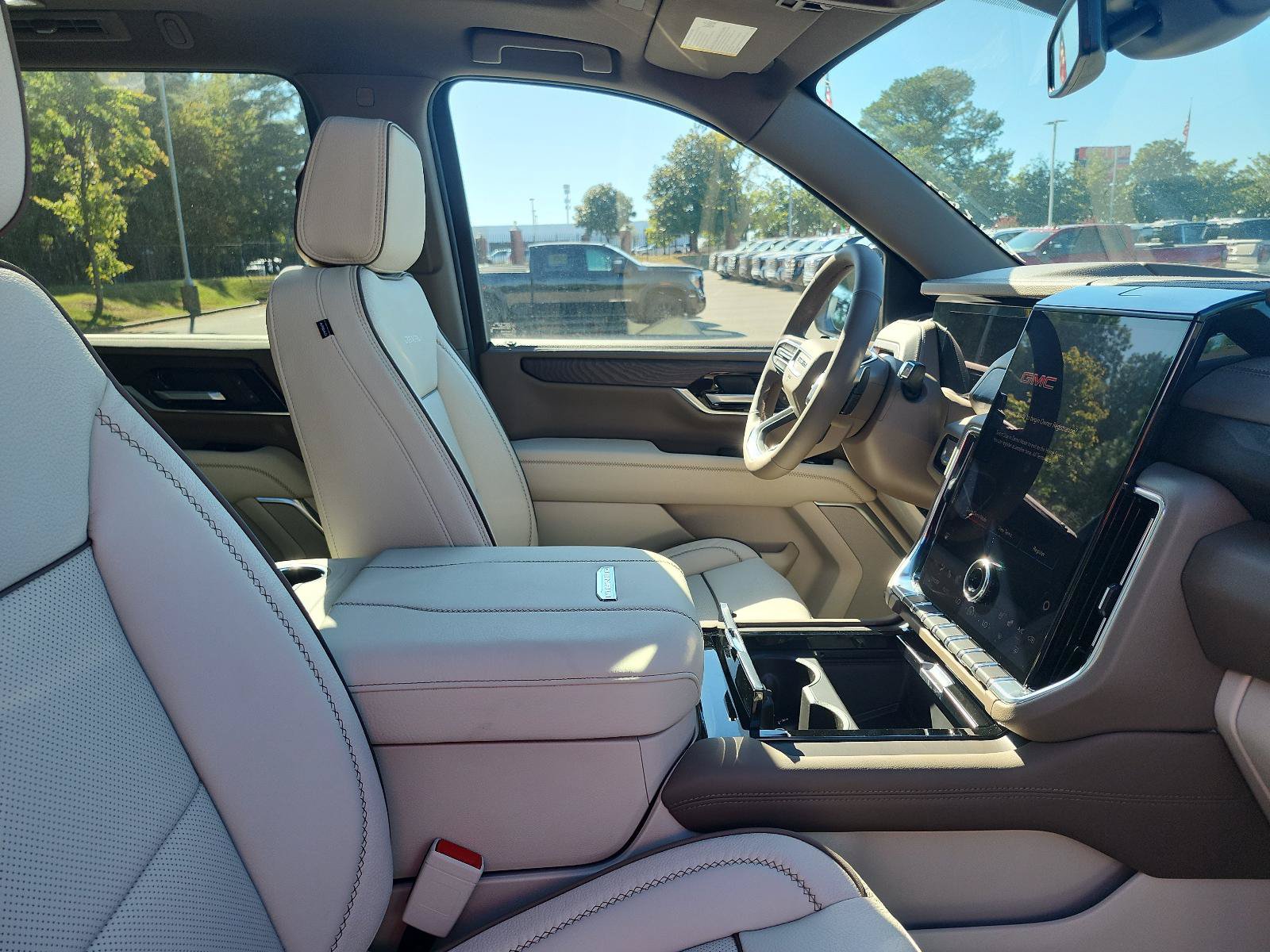 New 2026 GMC Yukon XL Denali w/ Sun & Power Step Package AWD/4WD image 6