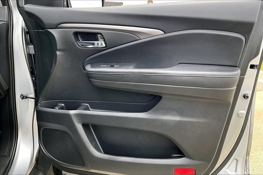 Used 2019 Honda Ridgeline Sport image 23