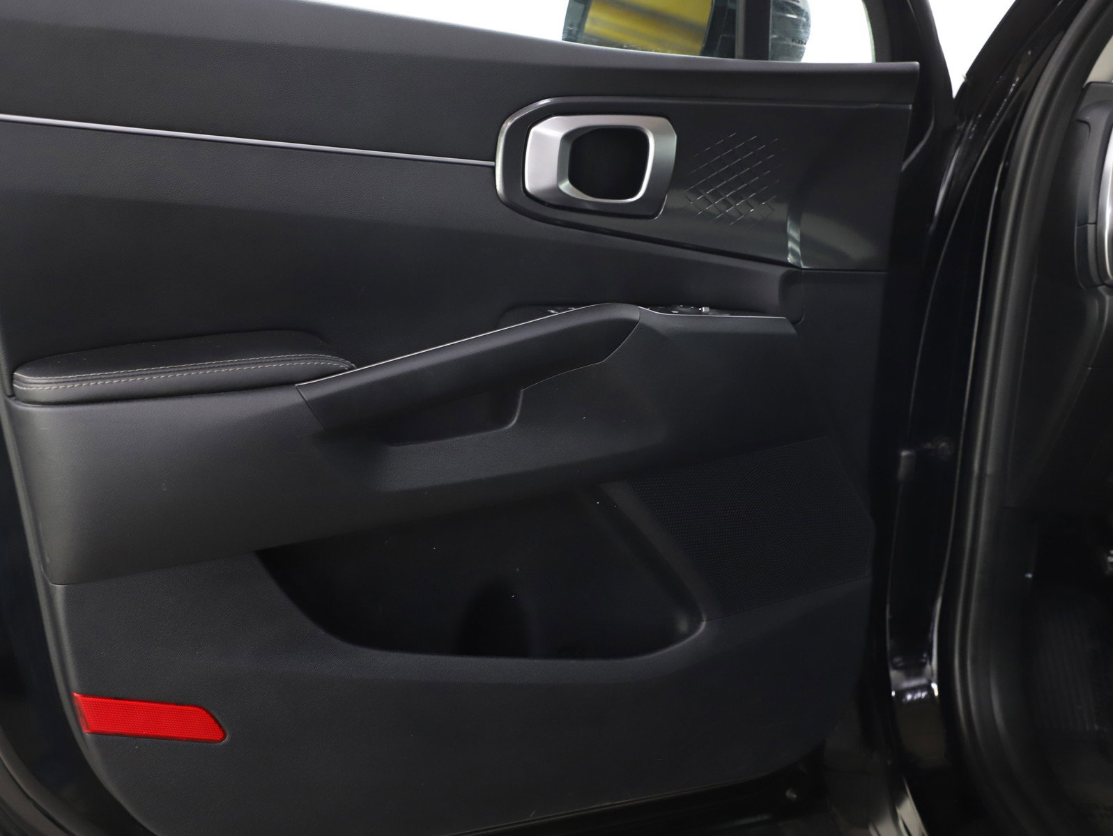 Used 2023 Kia Sorento S w/ Panoramic Sunroof Package image 20