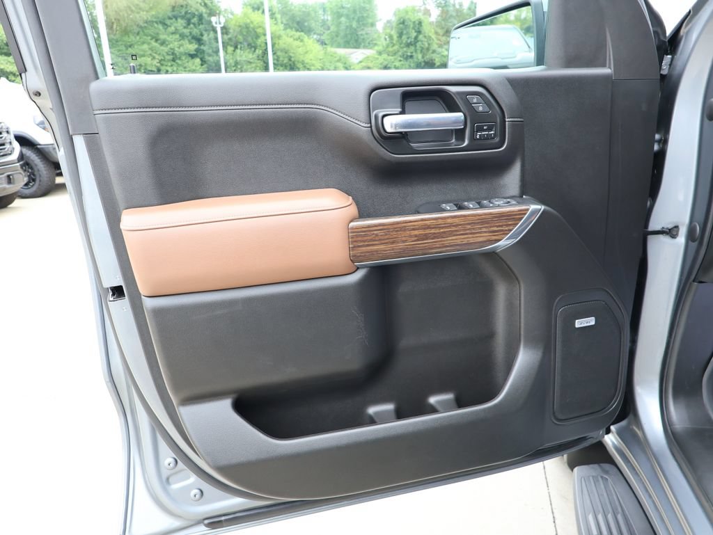 Used 2022 Chevrolet Silverado 1500 High Country w/ LPO, Dark Essentials Package AWD/4WD image 12