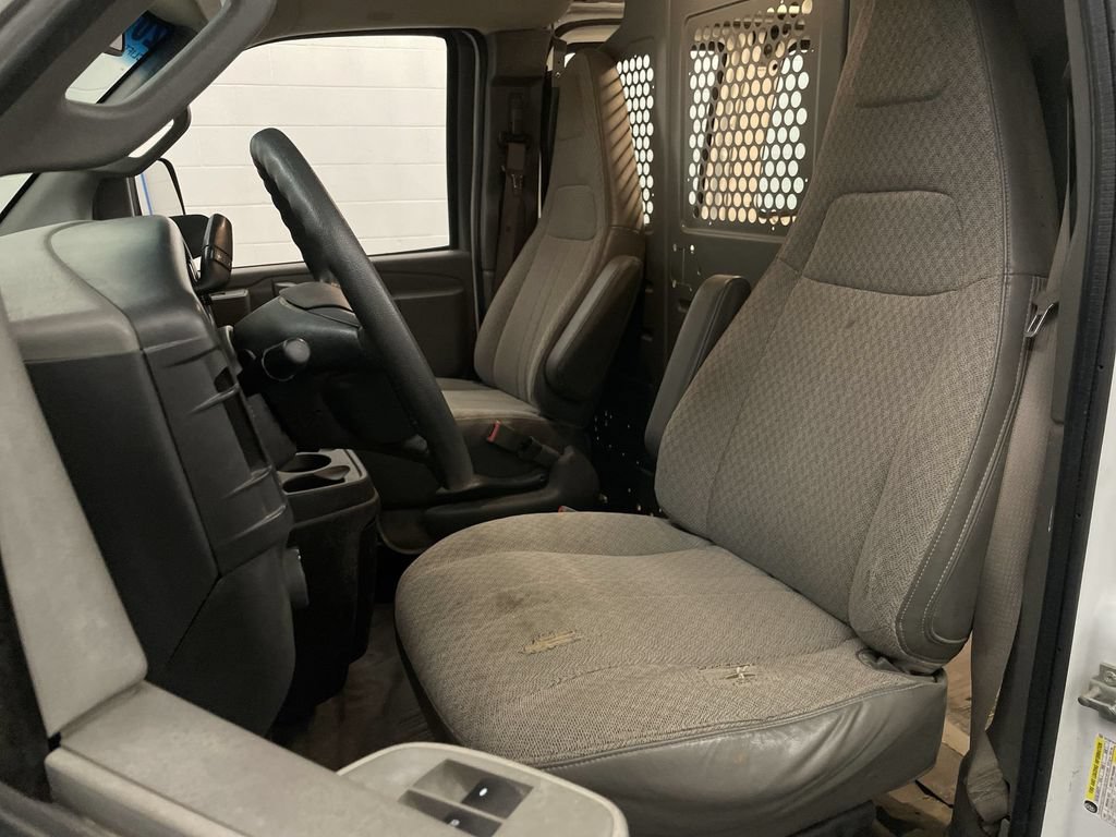 Used 2017 GMC Savana 2500 RWD image 11