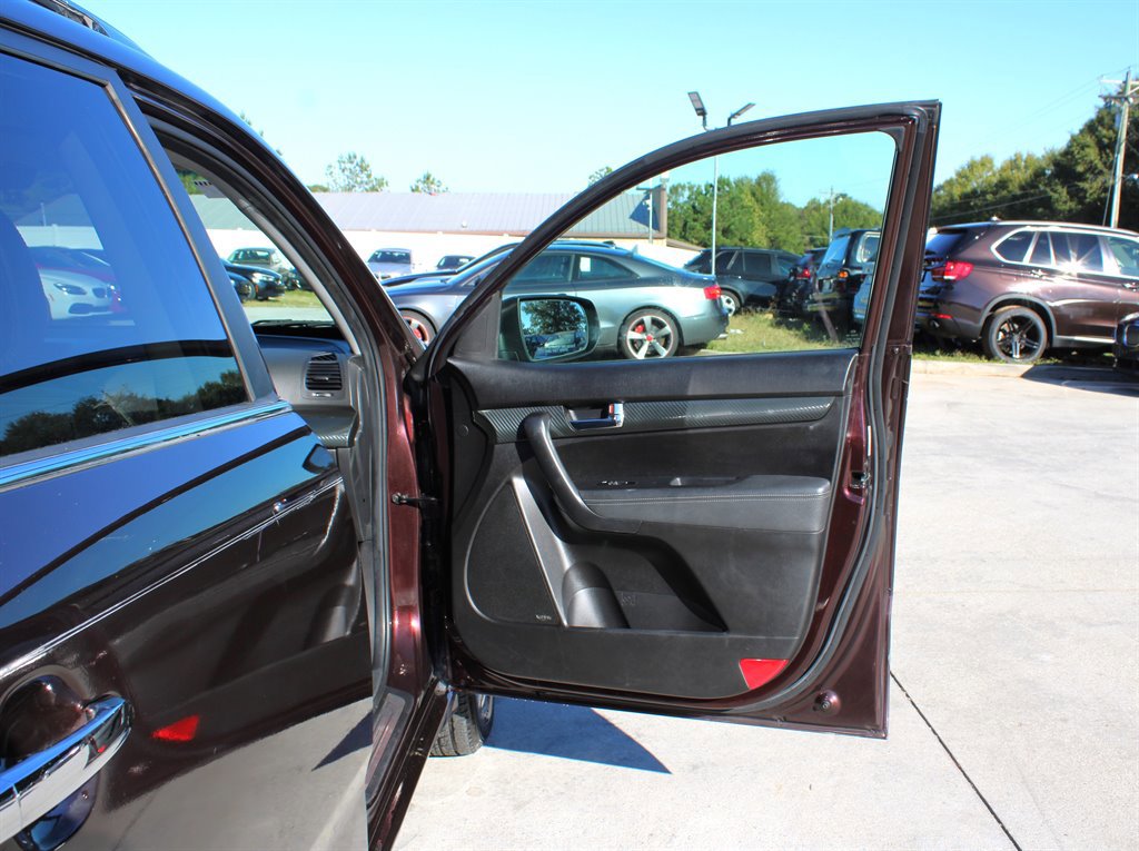 Used 2011 Kia Sorento SX image 31