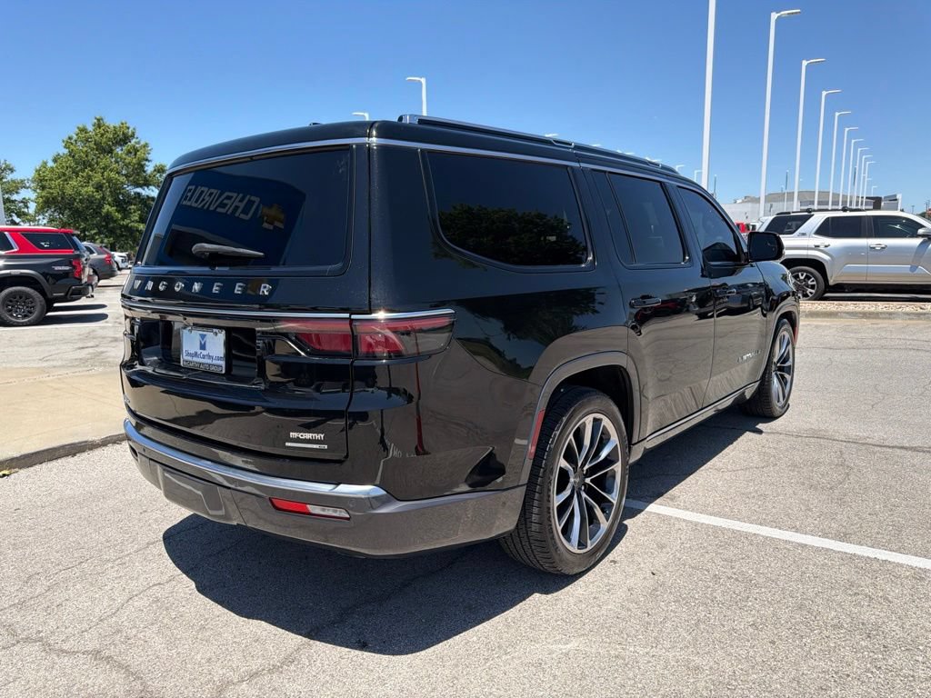 Used 2022 Jeep Wagoneer Series III w/ Premium Group I AWD/4WD image 3